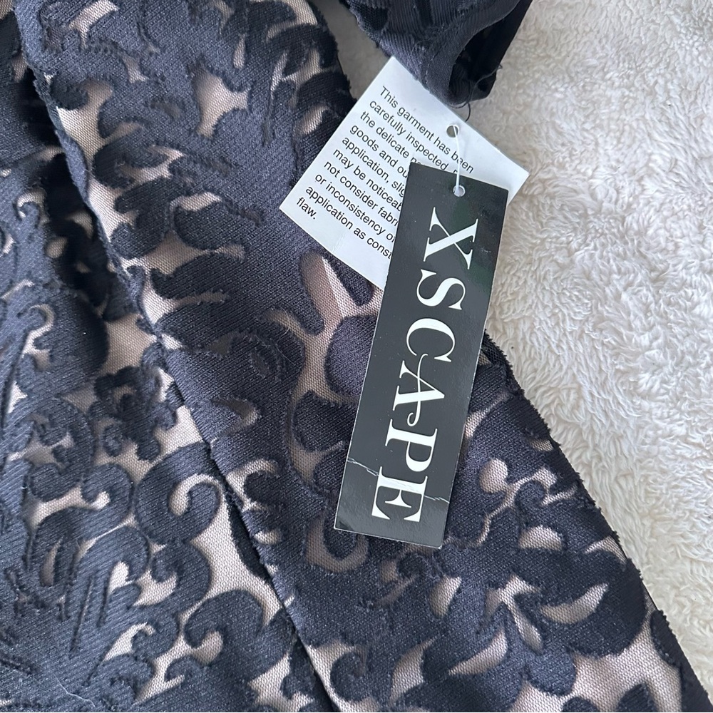 NWT XSCAPE Ruffled Cold-Shoulder Dress sz 4 - Picture 10 of 12